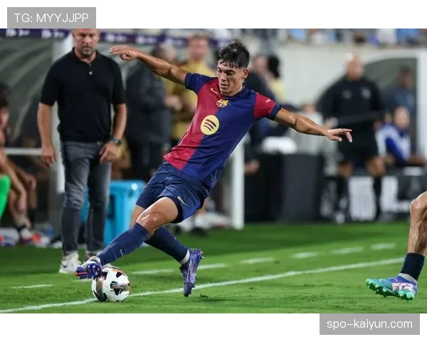 巴萨赛前训练重点曝光:加强边后卫内收,寻求肋部渗透机会 巴萨赛前训练重点曝光:加强边后卫内收,寻求肋部渗透机会